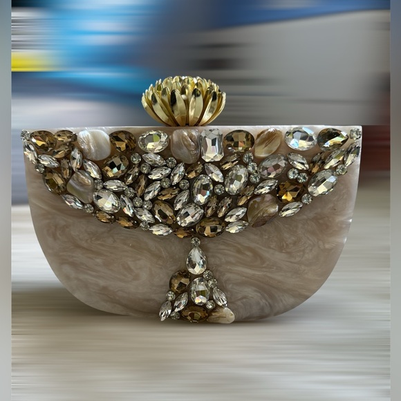 Half moon - Picture 1 of 2